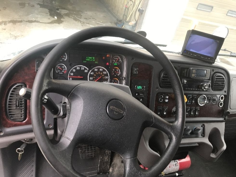 Refrigerated Truck-Light and Medium Duty Trucks-Freightliner-2020-M2-Mississauga-ON-185,221\n\t\tkm-$ 72,500 - Image 18