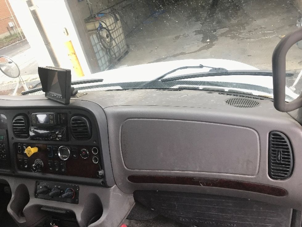 Refrigerated Truck-Light and Medium Duty Trucks-Freightliner-2020-M2-Mississauga-ON-185,221\n\t\tkm-$ 72,500 - Image 21