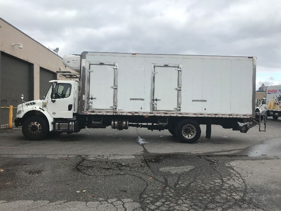 Refrigerated Truck-Light and Medium Duty Trucks-Freightliner-2020-M2-Mississauga-ON-185,221\n\t\tkm-$ 72,500 - Image 4
