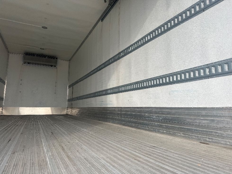 Refrigerated Truck-Light and Medium Duty Trucks-Freightliner-2020-M2-Mississauga-ON-224,571\n\t\tkm-$ 84,750 - Image 12