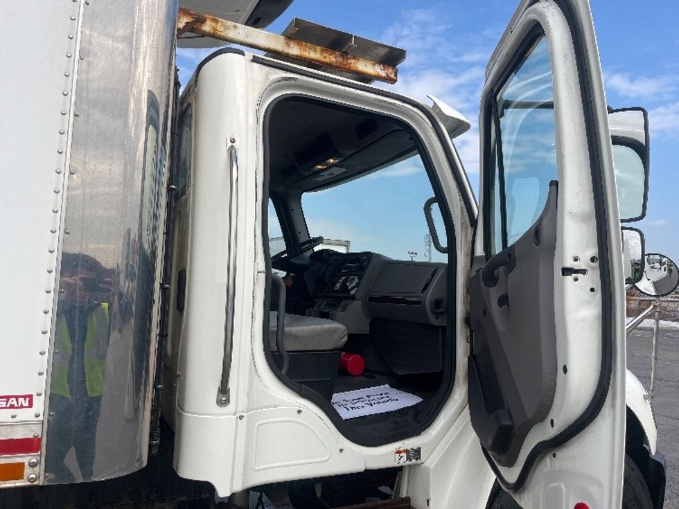 Refrigerated Truck-Light and Medium Duty Trucks-Freightliner-2020-M2-Mississauga-ON-224,571\n\t\tkm-$ 84,750 - Image 20