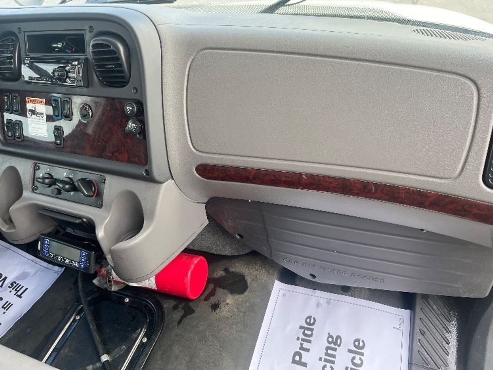 Refrigerated Truck-Light and Medium Duty Trucks-Freightliner-2020-M2-Mississauga-ON-224,571\n\t\tkm-$ 84,750 - Image 21