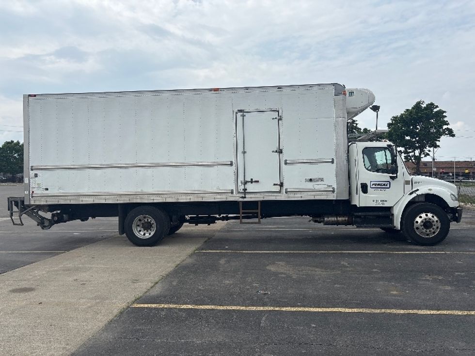Refrigerated Truck-Light and Medium Duty Trucks-Freightliner-2020-M2-Mississauga-ON-330,874\n\t\tkm-$ 57,500 - Image 15