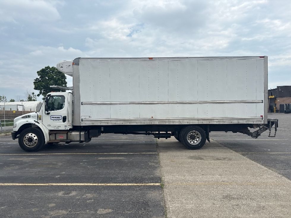Refrigerated Truck-Light and Medium Duty Trucks-Freightliner-2020-M2-Mississauga-ON-330,874\n\t\tkm-$ 57,500 - Image 4