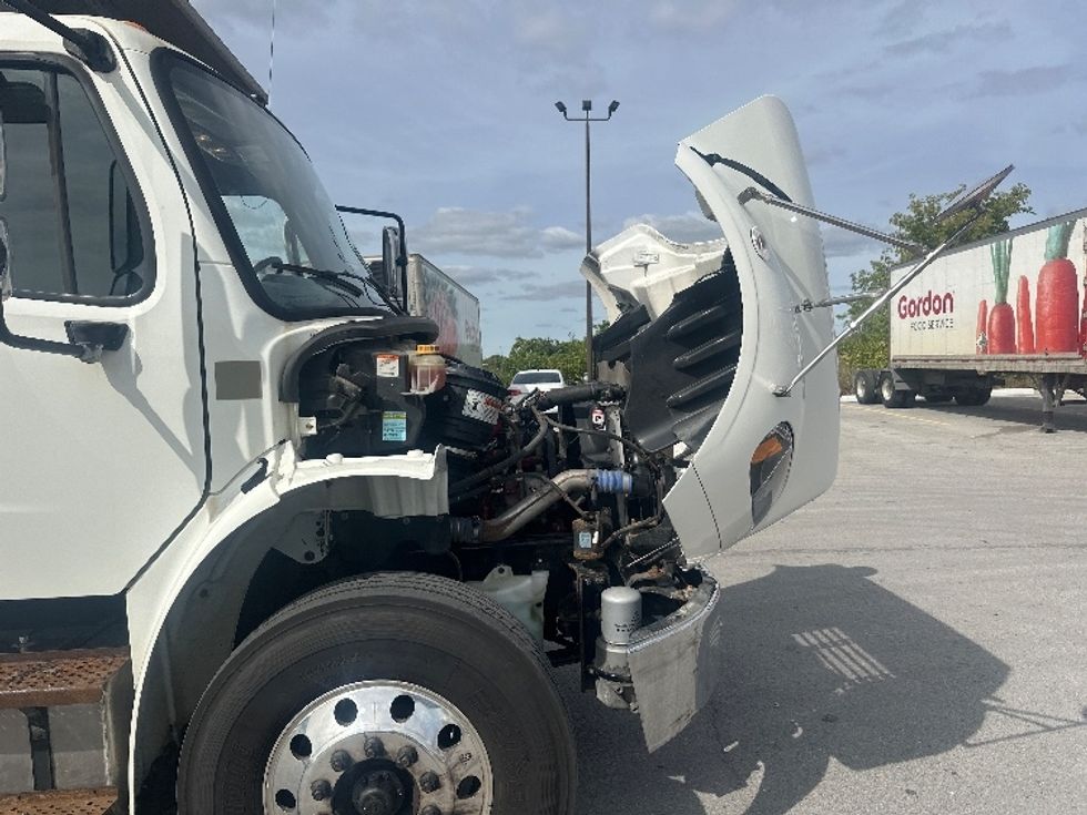 Refrigerated Truck-Light and Medium Duty Trucks-Freightliner-2020-M2-Mississauga-ON-345,312\n\t\tkm-$ 84,250 - Image 23