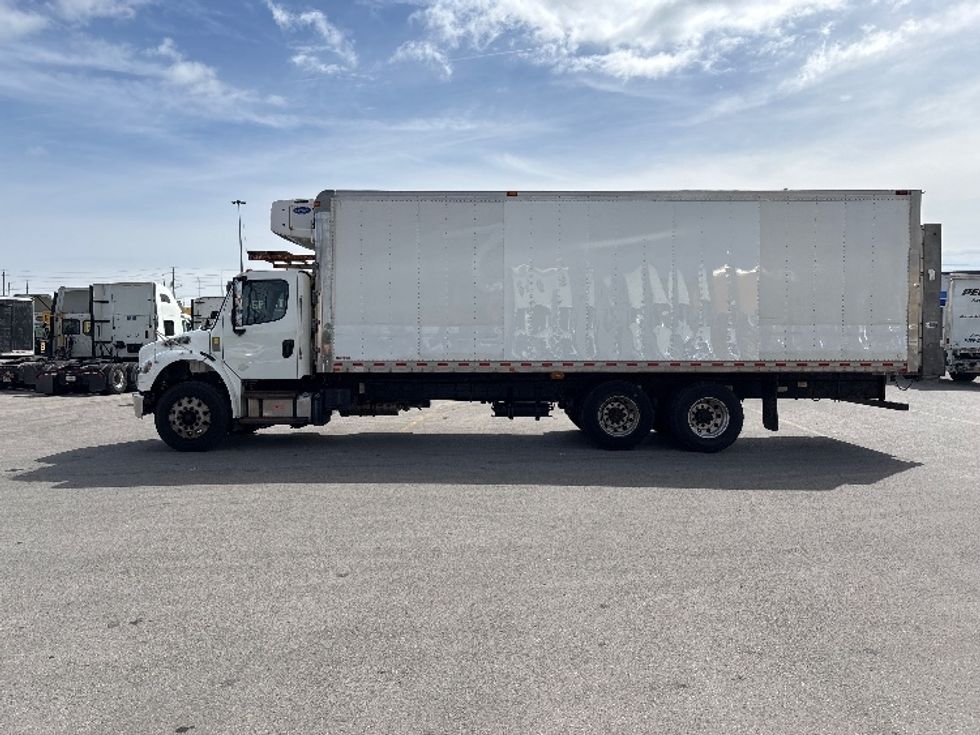 Refrigerated Truck-Light and Medium Duty Trucks-Freightliner-2020-M2-Mississauga-ON-345,312\n\t\tkm-$ 84,250 - Image 4