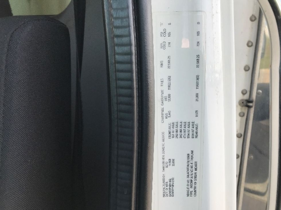 Refrigerated Truck-Light and Medium Duty Trucks-Freightliner-2020-M2-Mississauga-ON-358,507\n\t\tkm-$ 68,000 - Image 25