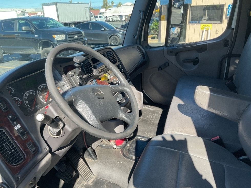 Refrigerated Truck-Light and Medium Duty Trucks-Freightliner-2020-M2-Montebello-CA-130,442\n\t\tmiles-$ 66,000 - Image 17