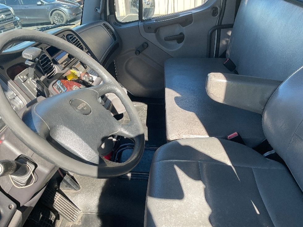 Refrigerated Truck-Light and Medium Duty Trucks-Freightliner-2020-M2-Montebello-CA-130,442\n\t\tmiles-$ 66,000 - Image 19