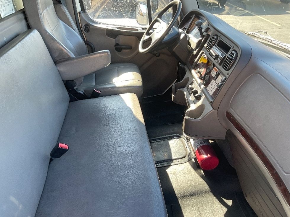 Refrigerated Truck-Light and Medium Duty Trucks-Freightliner-2020-M2-Montebello-CA-130,442\n\t\tmiles-$ 66,000 - Image 22