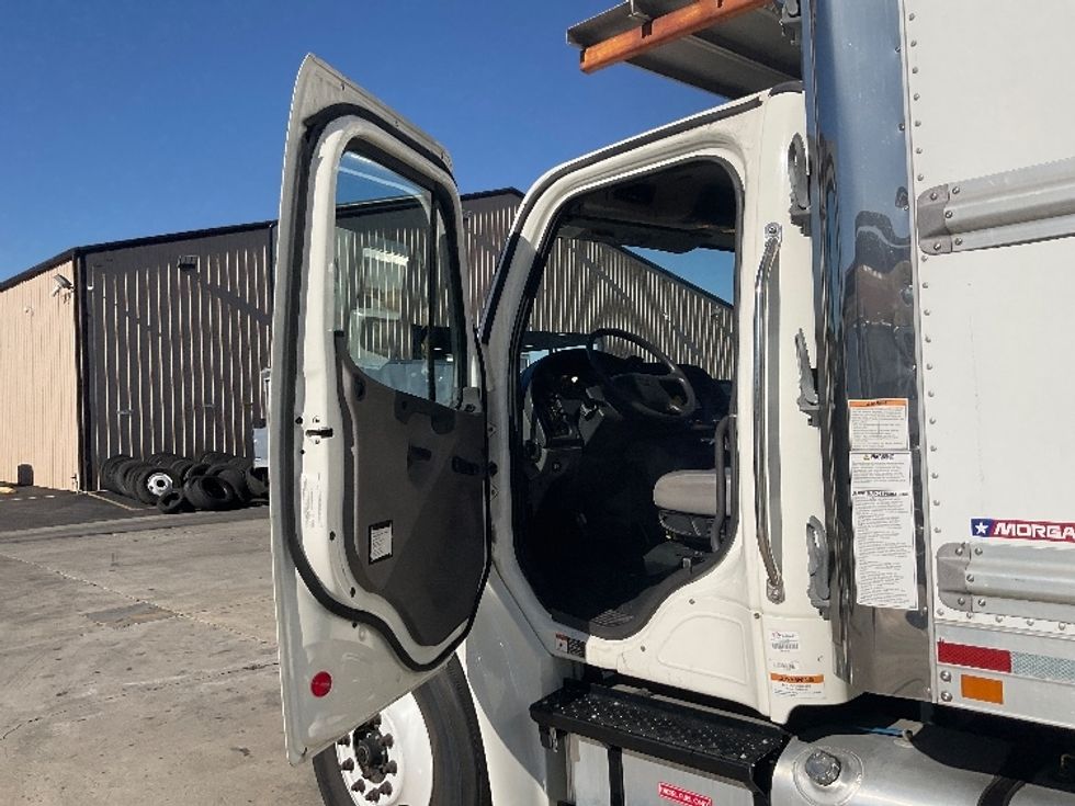 Refrigerated Truck-Light and Medium Duty Trucks-Freightliner-2020-M2-Montebello-CA-133,784\n\t\tmiles-$ 66,000 - Image 16