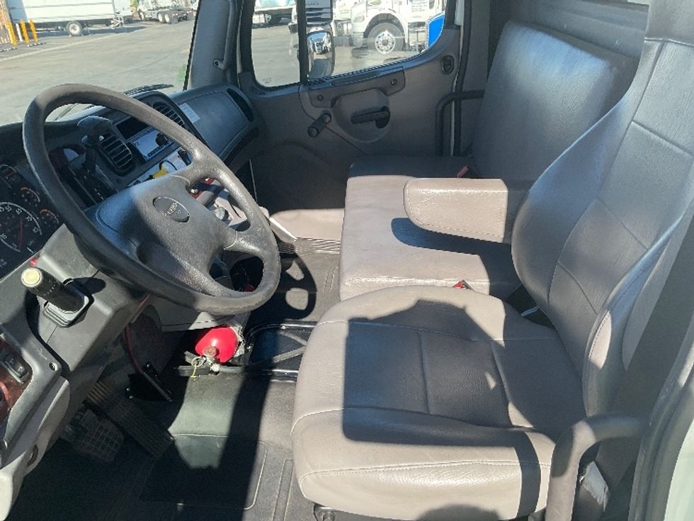 Refrigerated Truck-Light and Medium Duty Trucks-Freightliner-2020-M2-Montebello-CA-133,784\n\t\tmiles-$ 66,000 - Image 19