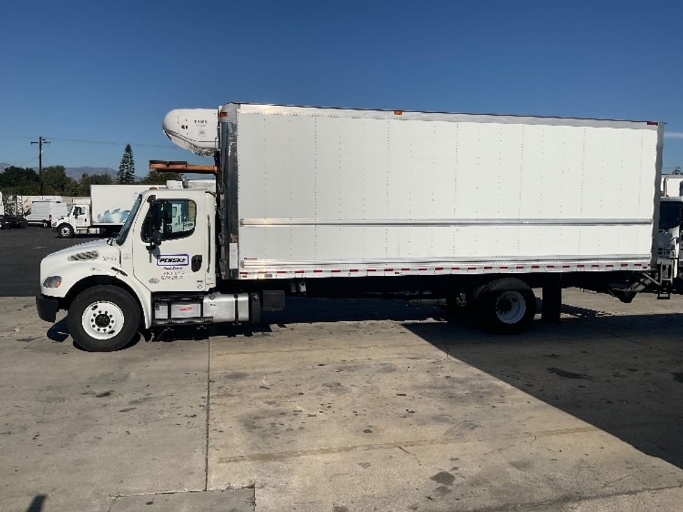 Refrigerated Truck-Light and Medium Duty Trucks-Freightliner-2020-M2-Montebello-CA-133,784\n\t\tmiles-$ 66,000 - Image 4
