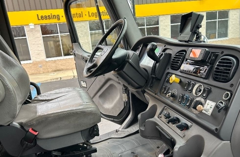 Refrigerated Truck-Light and Medium Duty Trucks-Freightliner-2020-M2-Montgomery-NY-126,478\n\t\tmiles-$ 47,250 - Image 20