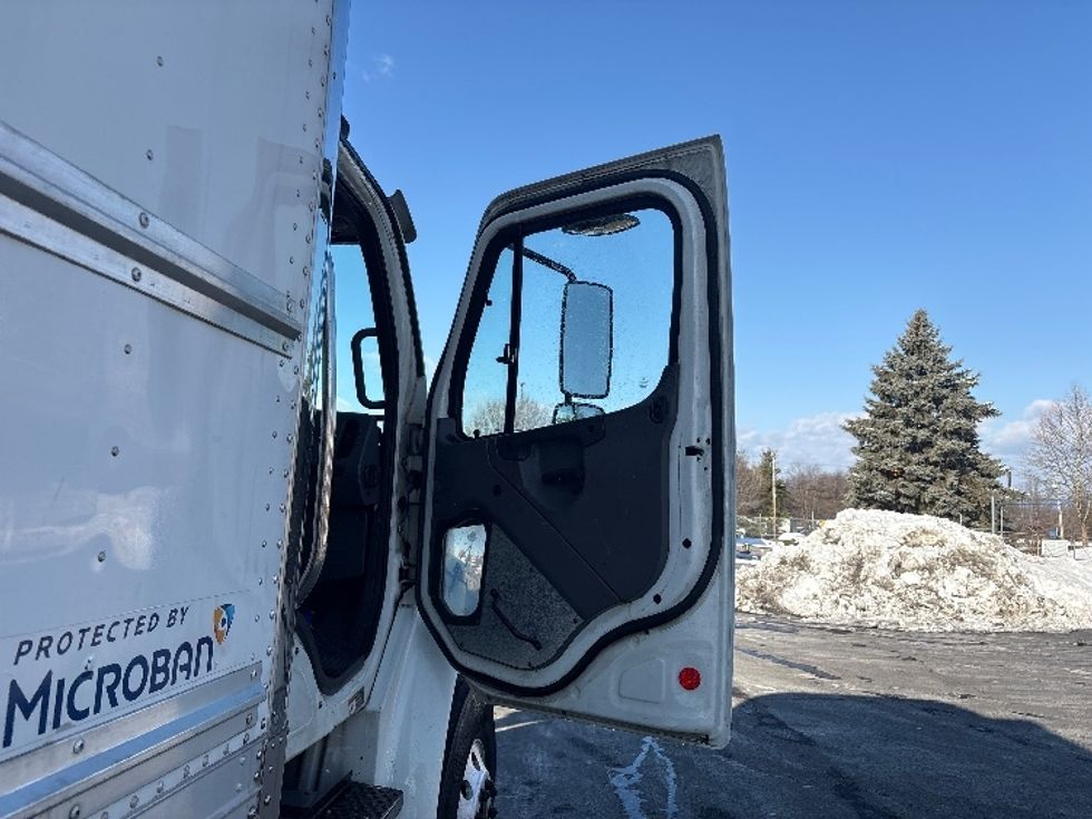 Refrigerated Truck-Light and Medium Duty Trucks-Freightliner-2020-M2-Montgomery-NY-214,194\n\t\tmiles-$ 57,500 - Image 20