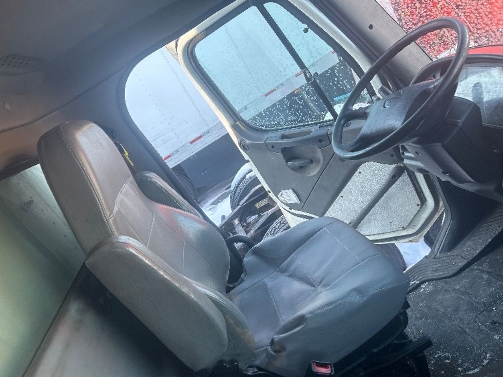 Refrigerated Truck-Light and Medium Duty Trucks-Freightliner-2020-M2-Montgomery-NY-228,244\n\t\tmiles-$ 52,500 - Image 21