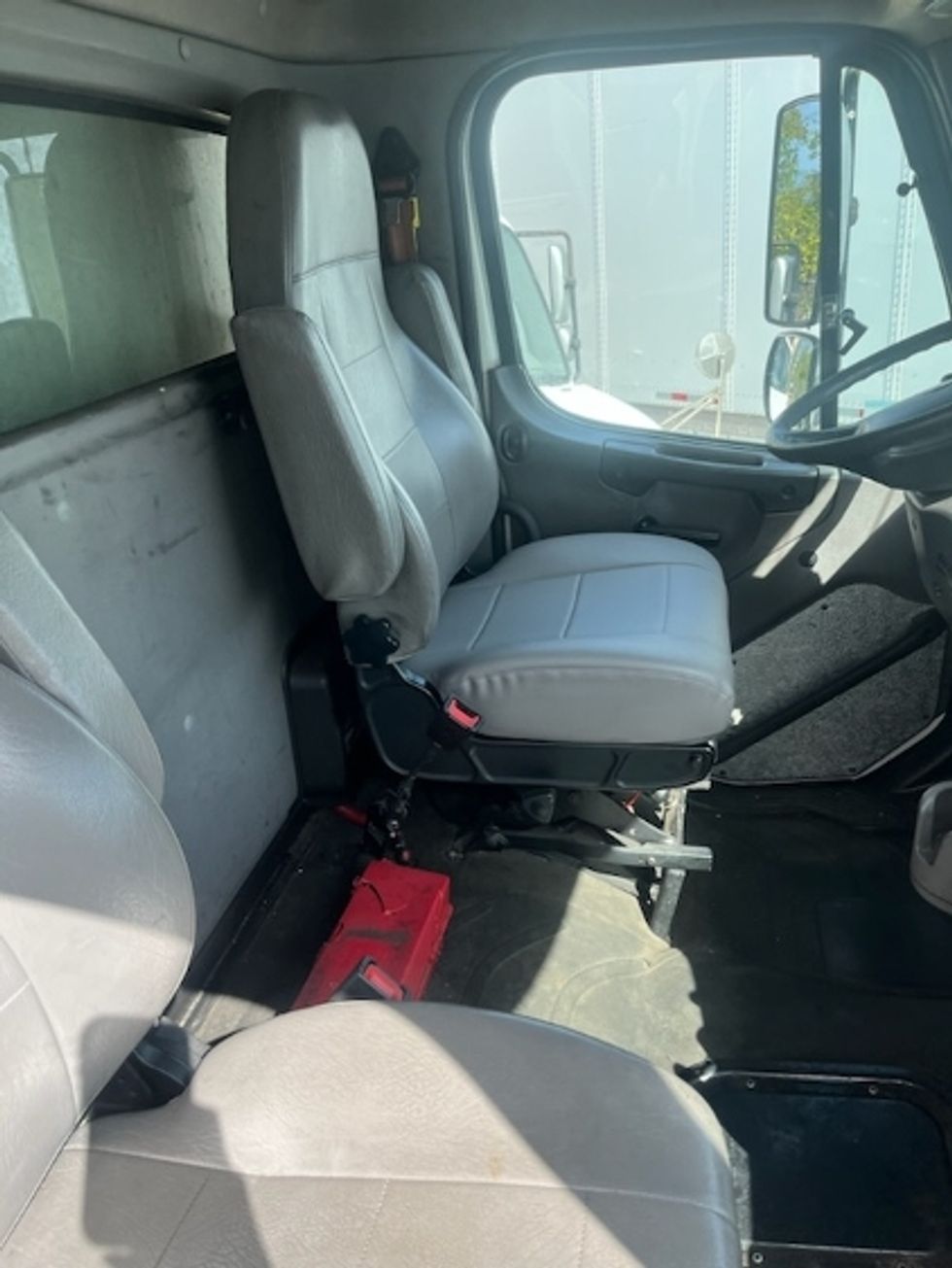 Refrigerated Truck-Light and Medium Duty Trucks-Freightliner-2020-M2-Montgomery-NY-244,183\n\t\tmiles-$ 52,000 - Image 21