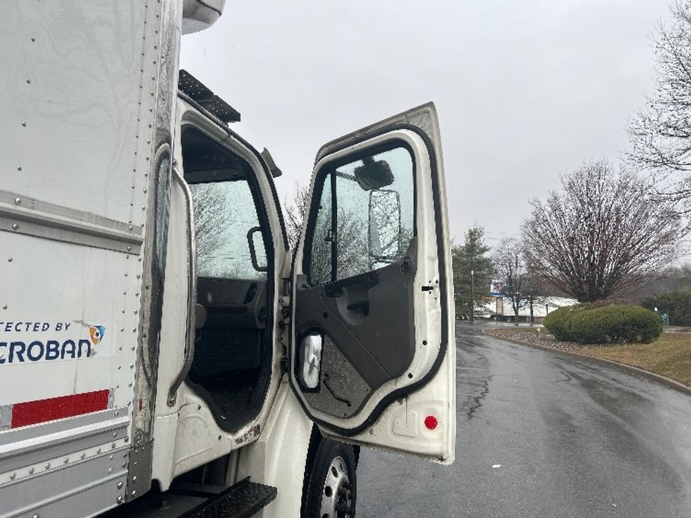 Refrigerated Truck-Light and Medium Duty Trucks-Freightliner-2020-M2-Montgomery-NY-245,440\n\t\tmiles-$ 51,000 - Image 20
