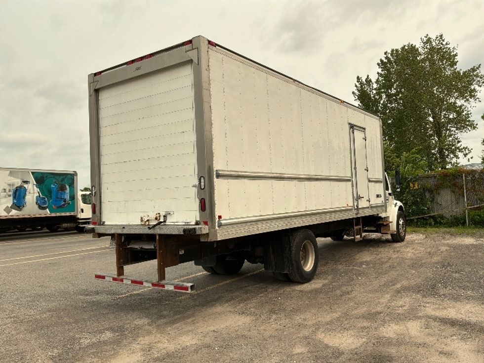 Refrigerated Truck-Light and Medium Duty Trucks-Freightliner-2020-M2-Montreal-PQ-174,131\n\t\tkm-$ 81,000 - Image 12