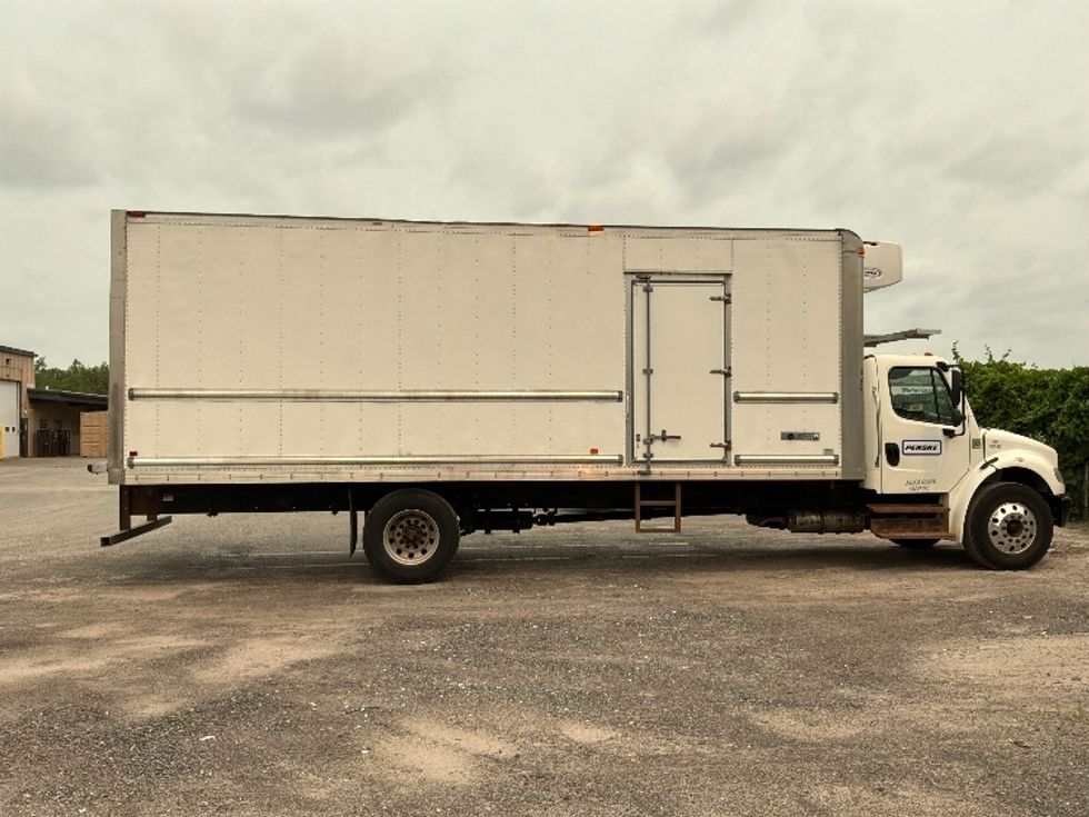 Refrigerated Truck-Light and Medium Duty Trucks-Freightliner-2020-M2-Montreal-PQ-174,131\n\t\tkm-$ 81,000 - Image 14