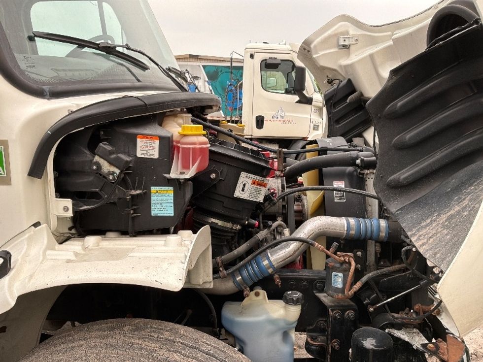 Refrigerated Truck-Light and Medium Duty Trucks-Freightliner-2020-M2-Montreal-PQ-174,131\n\t\tkm-$ 81,000 - Image 22