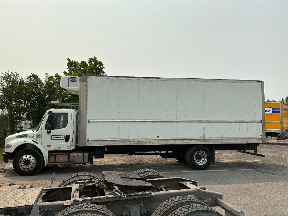 Refrigerated Truck-Light and Medium Duty Trucks-Freightliner-2020-M2-Montreal-PQ-174,131\n\t\tkm-$ 81,000 - Image 4