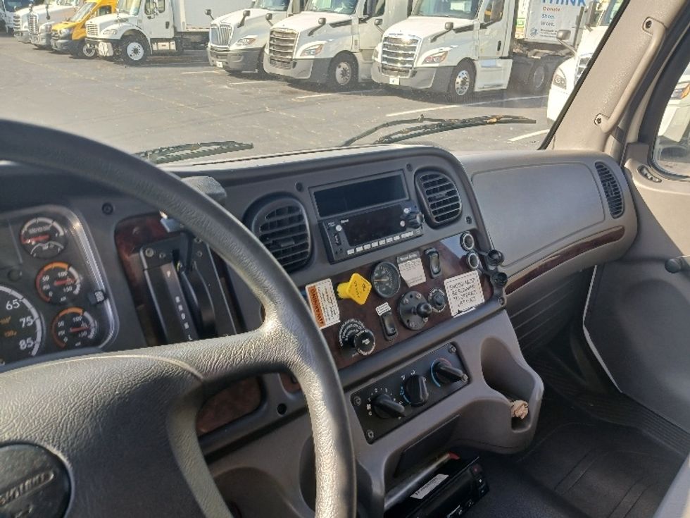 Refrigerated Truck-Light and Medium Duty Trucks-Freightliner-2020-M2-Morrisville-NC-136,492\n\t\tmiles-$ 65,750 - Image 17