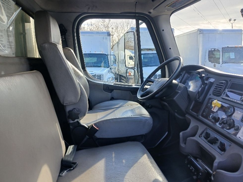 Refrigerated Truck-Light and Medium Duty Trucks-Freightliner-2020-M2-Morrisville-NC-136,492\n\t\tmiles-$ 65,750 - Image 21