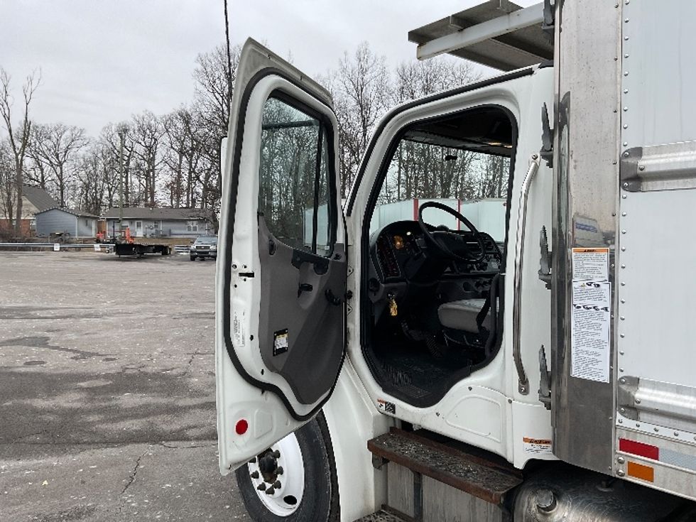 Refrigerated Truck-Light and Medium Duty Trucks-Freightliner-2020-M2-New Castle-DE-241,790\n\t\tmiles-$ 53,250 - Image 16