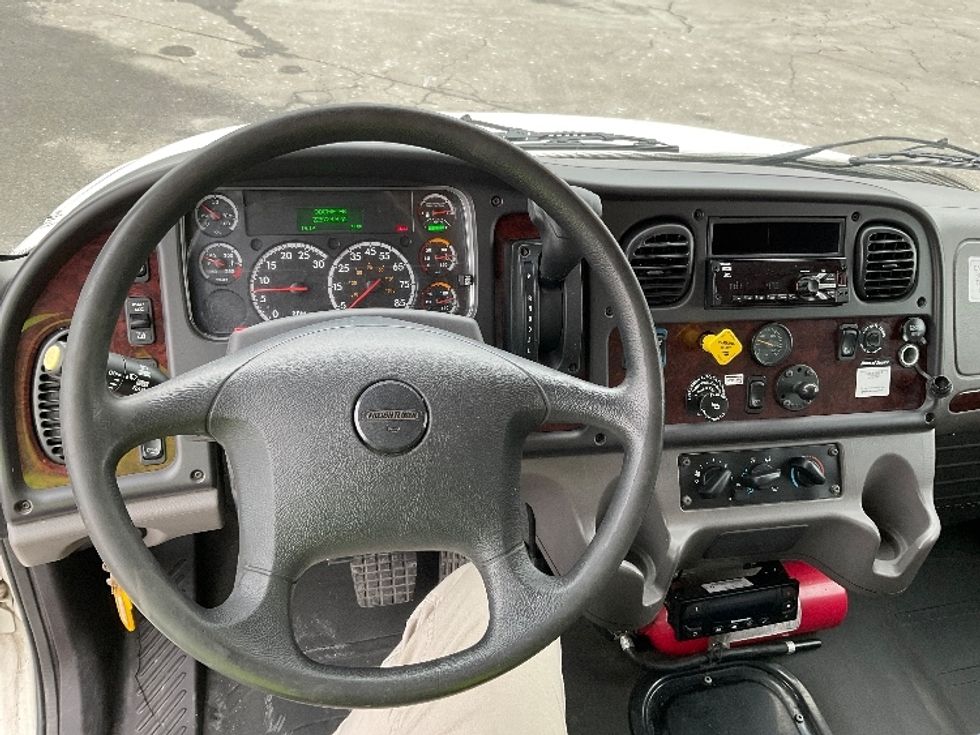 Refrigerated Truck-Light and Medium Duty Trucks-Freightliner-2020-M2-New Castle-DE-241,790\n\t\tmiles-$ 53,250 - Image 18