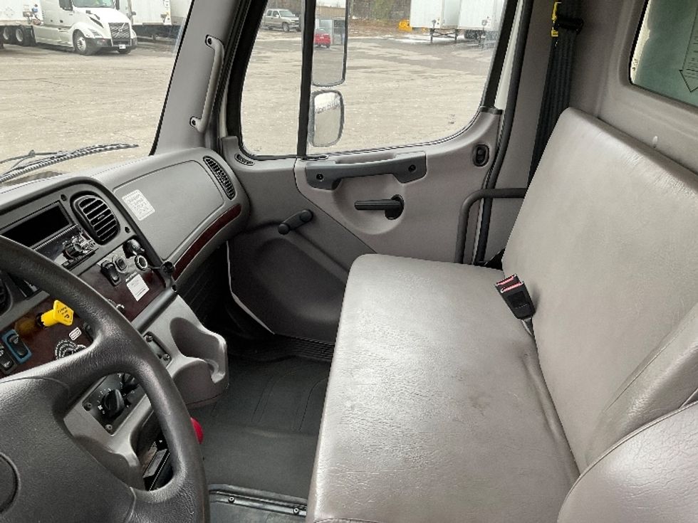Refrigerated Truck-Light and Medium Duty Trucks-Freightliner-2020-M2-New Castle-DE-241,790\n\t\tmiles-$ 53,250 - Image 19