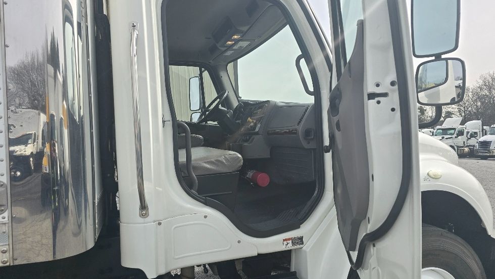 Refrigerated Truck-Light and Medium Duty Trucks-Freightliner-2020-M2-Newnan-GA-131,738\n\t\tmiles-$ 63,750 - Image 20