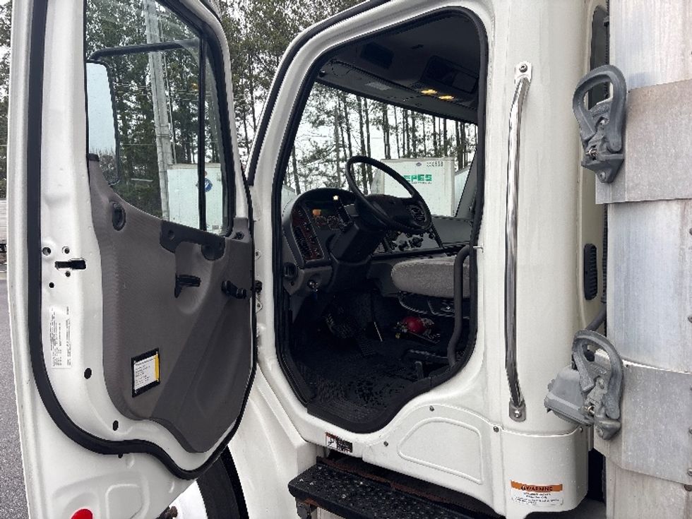 Refrigerated Truck-Light and Medium Duty Trucks-Freightliner-2020-M2-Newnan-GA-183,843\n\t\tmiles-$ 55,500 - Image 16