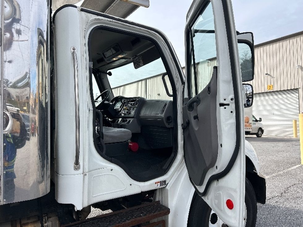 Refrigerated Truck-Light and Medium Duty Trucks-Freightliner-2020-M2-Norcross-GA-166,094\n\t\tmiles-$ 64,000 - Image 20