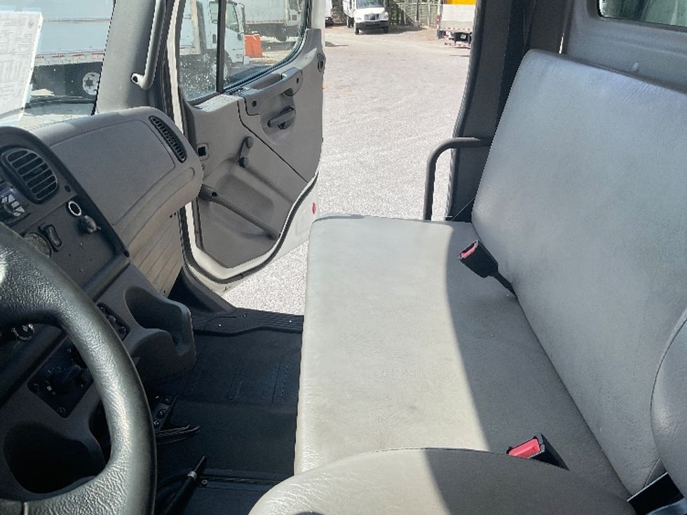 Refrigerated Truck-Light and Medium Duty Trucks-Freightliner-2020-M2-Norcross-GA-193,025\n\t\tmiles-$ 69,250 - Image 19