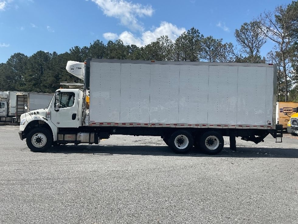 Refrigerated Truck-Light and Medium Duty Trucks-Freightliner-2020-M2-Norcross-GA-193,025\n\t\tmiles-$ 69,250 - Image 4