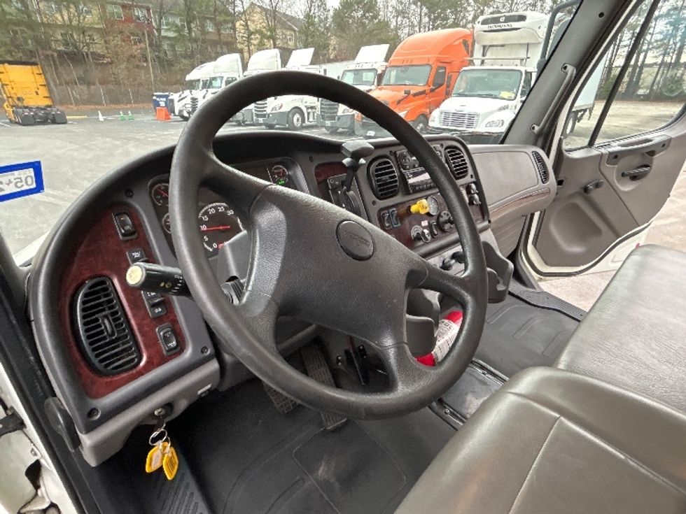 Refrigerated Truck-Light and Medium Duty Trucks-Freightliner-2020-M2-Norcross-GA-194,236\n\t\tmiles-$ 61,500 - Image 17