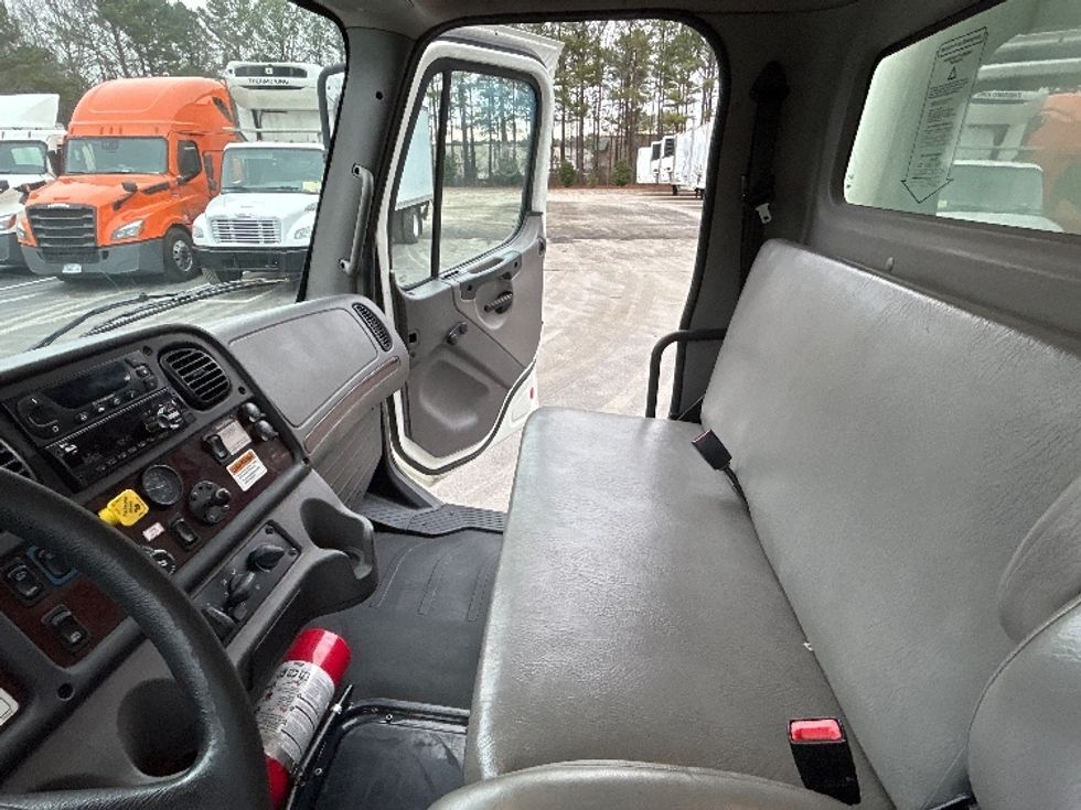 Refrigerated Truck-Light and Medium Duty Trucks-Freightliner-2020-M2-Norcross-GA-194,236\n\t\tmiles-$ 61,500 - Image 19