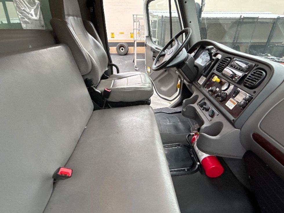 Refrigerated Truck-Light and Medium Duty Trucks-Freightliner-2020-M2-Norcross-GA-194,236\n\t\tmiles-$ 61,500 - Image 22