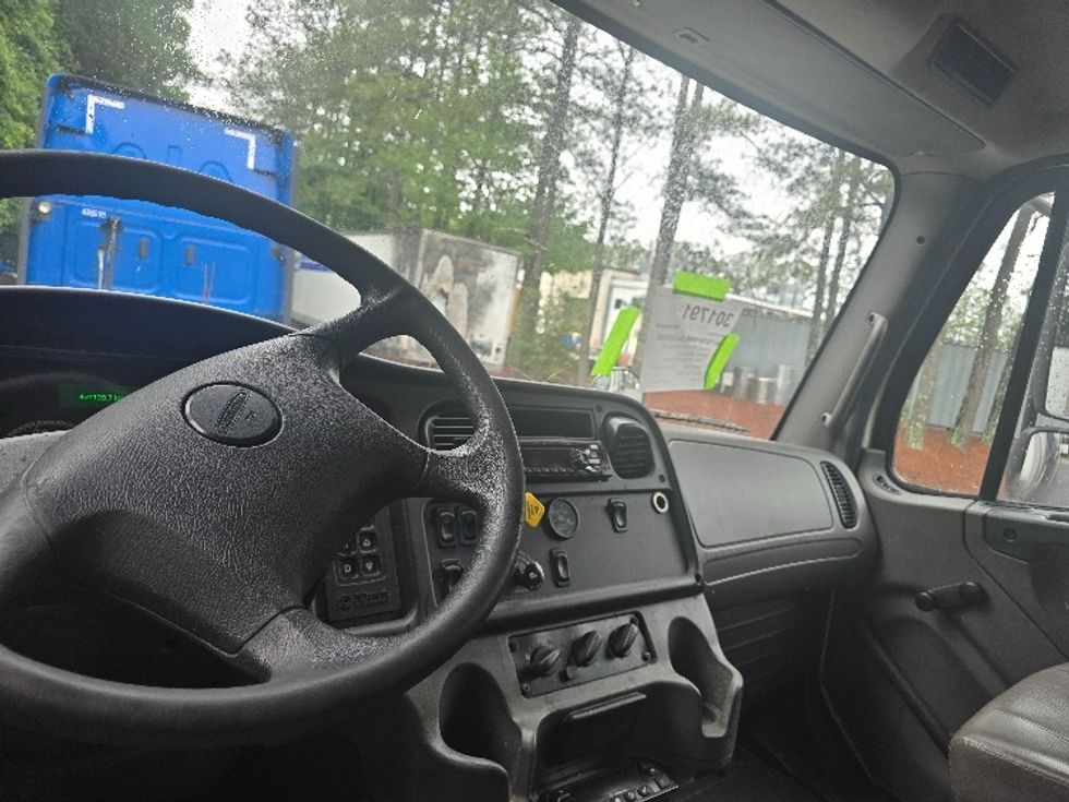 Refrigerated Truck-Light and Medium Duty Trucks-Freightliner-2020-M2-Norcross-GA-489,521\n\t\tmiles-$ 23,500 - Image 17