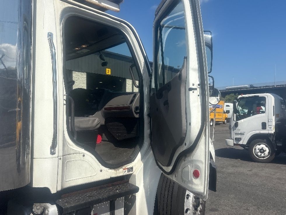 2020 Freightliner M2 106 Medium Duty photo 17