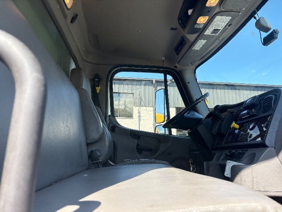 2020 Freightliner M2 106 Medium Duty photo 18