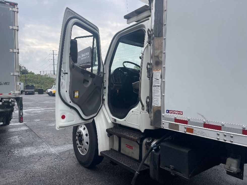 Refrigerated Truck-Light and Medium Duty Trucks-Freightliner-2020-M2-North Bergen-NJ-130,119\n\t\tmiles-$ 55,250 - Image 16
