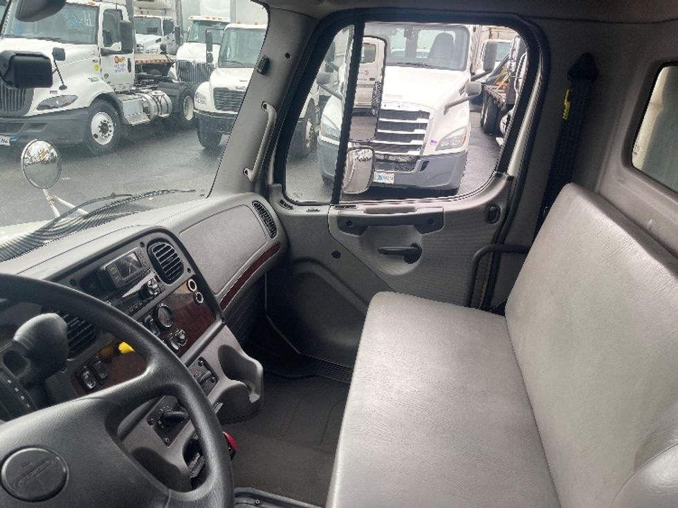 Refrigerated Truck-Light and Medium Duty Trucks-Freightliner-2020-M2-North Bergen-NJ-130,119\n\t\tmiles-$ 55,250 - Image 19