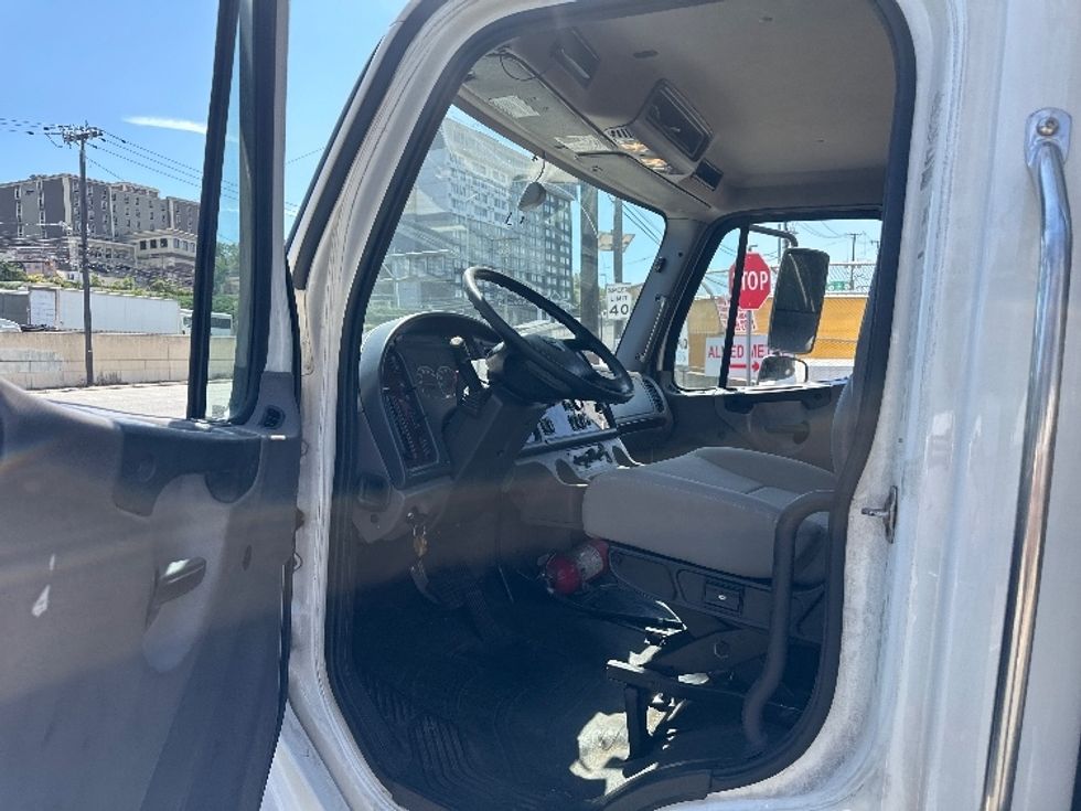 Refrigerated Truck-Light and Medium Duty Trucks-Freightliner-2020-M2-North Bergen-NJ-136,770\n\t\tmiles-$ 63,000 - Image 16