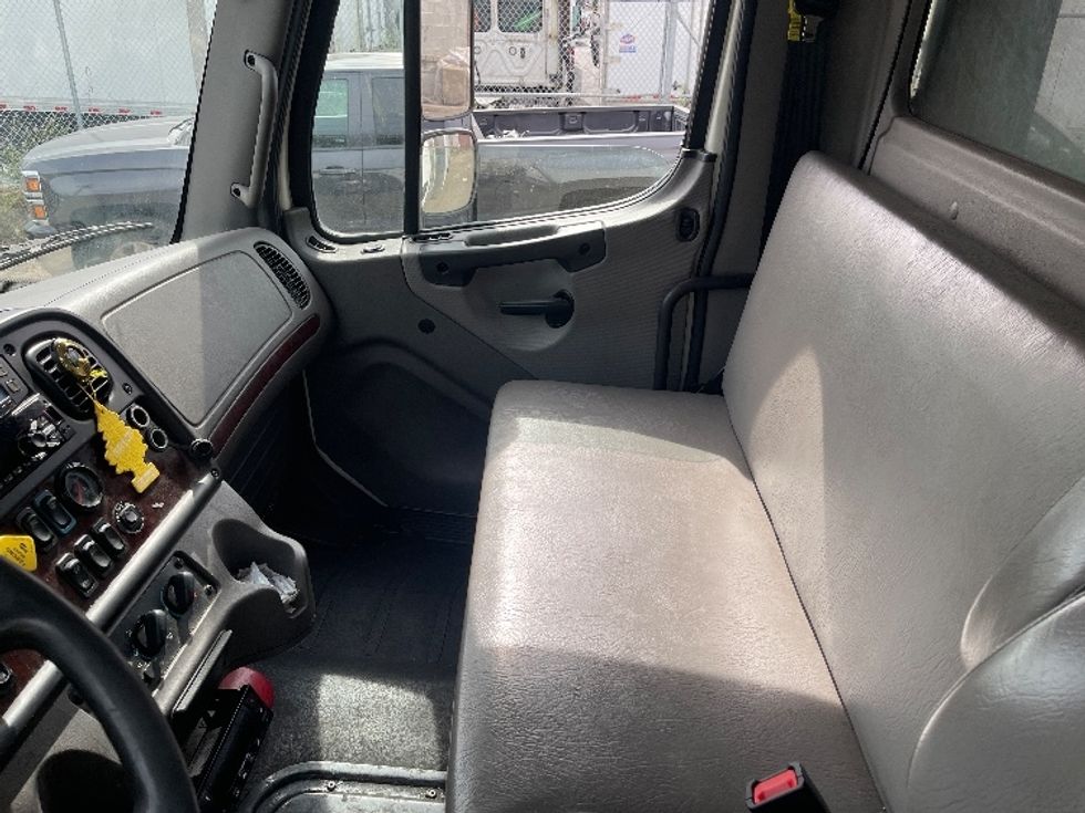 Refrigerated Truck-Light and Medium Duty Trucks-Freightliner-2020-M2-North Bergen-NJ-154,795\n\t\tmiles-$ 52,500 - Image 19