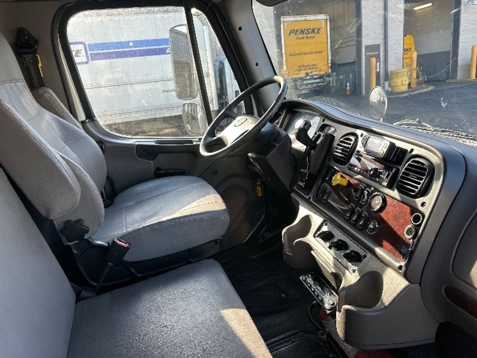 Refrigerated Truck-Light and Medium Duty Trucks-Freightliner-2020-M2-North Bergen-NJ-171,733\n\t\tmiles-$ 47,000 - Image 21