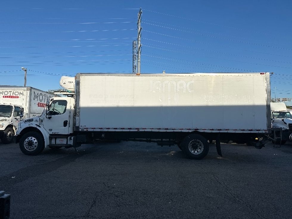 Refrigerated Truck-Light and Medium Duty Trucks-Freightliner-2020-M2-North Bergen-NJ-171,733\n\t\tmiles-$ 47,000 - Image 4