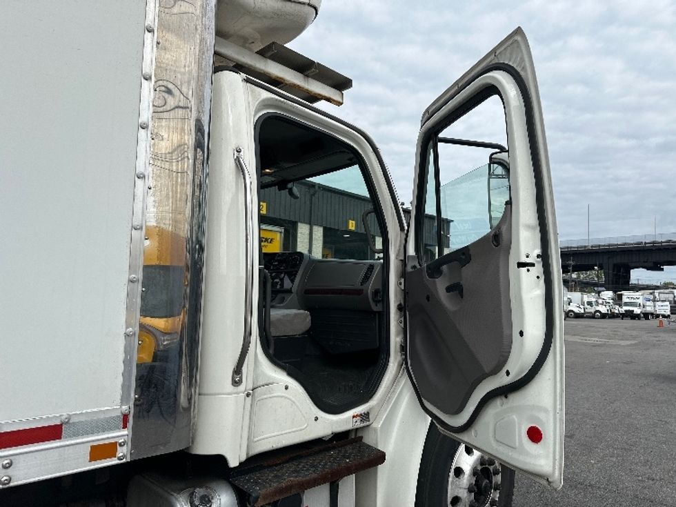 Refrigerated Truck-Light and Medium Duty Trucks-Freightliner-2020-M2-North Bergen-NJ-171,859\n\t\tmiles-$ 55,750 - Image 20