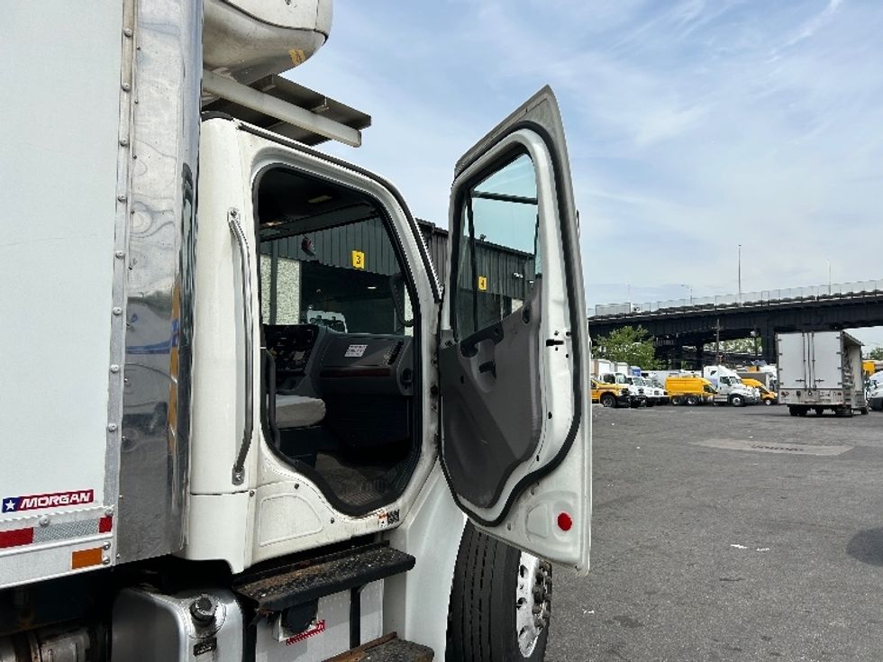 Refrigerated Truck-Light and Medium Duty Trucks-Freightliner-2020-M2-North Bergen-NJ-176,158\n\t\tmiles-$ 45,000 - Image 20